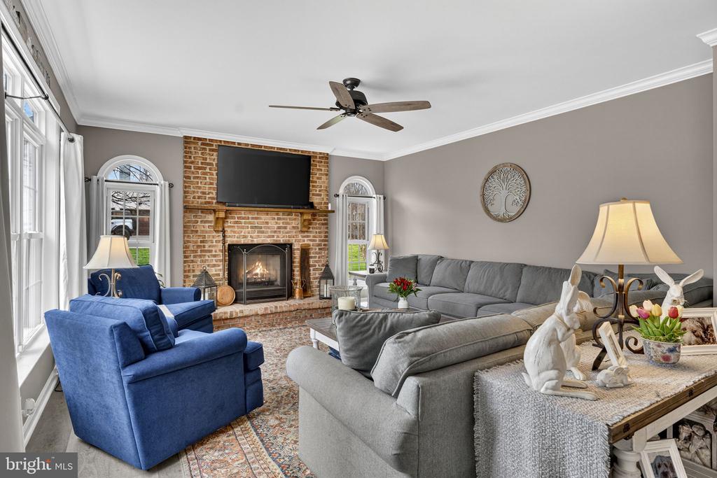 6165 MINT SPRINGS DR, WARRENTON, Virginia, 5 Bedrooms Bedrooms, ,4 BathroomsBathrooms,Residential,6165 MINT SPRINGS DR,VAFQ2021328 MLS # VAFQ2021328