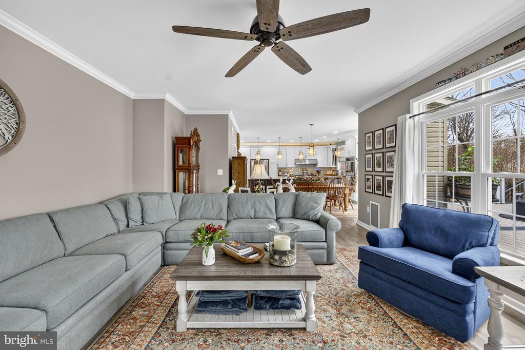 6165 MINT SPRINGS DR, WARRENTON, Virginia, 5 Bedrooms Bedrooms, ,4 BathroomsBathrooms,Residential,6165 MINT SPRINGS DR,VAFQ2021328 MLS # VAFQ2021328