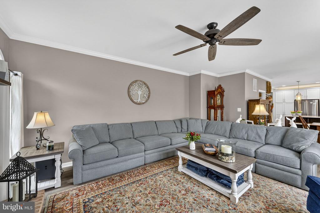 6165 MINT SPRINGS DR, WARRENTON, Virginia, 5 Bedrooms Bedrooms, ,4 BathroomsBathrooms,Residential,6165 MINT SPRINGS DR,VAFQ2021328 MLS # VAFQ2021328