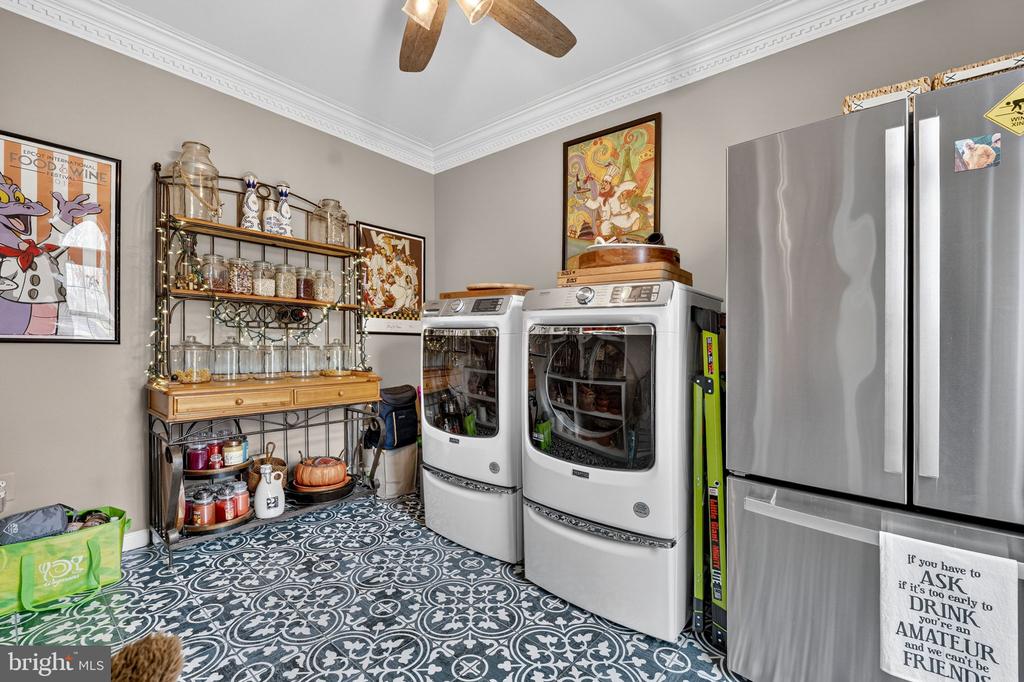 6165 MINT SPRINGS DR, WARRENTON, Virginia, 5 Bedrooms Bedrooms, ,4 BathroomsBathrooms,Residential,6165 MINT SPRINGS DR,VAFQ2021328 MLS # VAFQ2021328