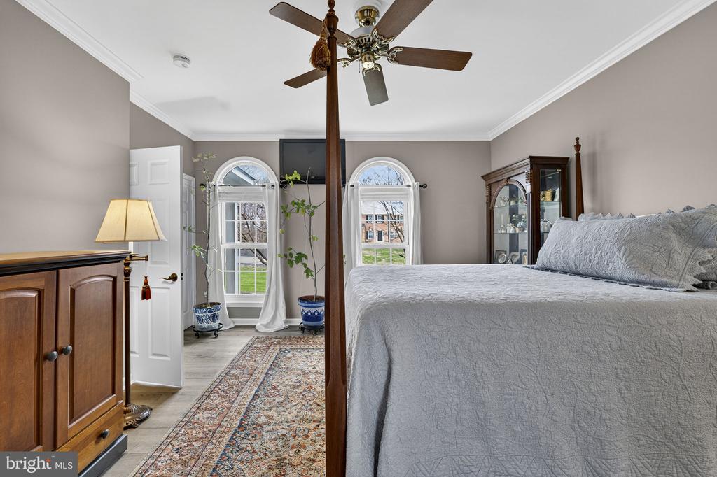 6165 MINT SPRINGS DR, WARRENTON, Virginia, 5 Bedrooms Bedrooms, ,4 BathroomsBathrooms,Residential,6165 MINT SPRINGS DR,VAFQ2021328 MLS # VAFQ2021328