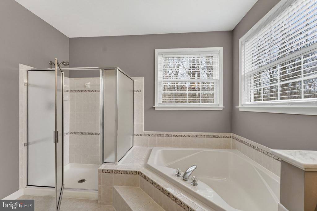 6165 MINT SPRINGS DR, WARRENTON, Virginia, 5 Bedrooms Bedrooms, ,4 BathroomsBathrooms,Residential,6165 MINT SPRINGS DR,VAFQ2021328 MLS # VAFQ2021328