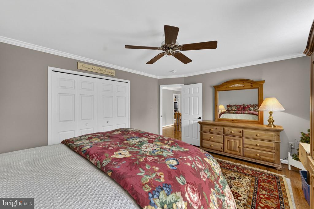 6165 MINT SPRINGS DR, WARRENTON, Virginia, 5 Bedrooms Bedrooms, ,4 BathroomsBathrooms,Residential,6165 MINT SPRINGS DR,VAFQ2021328 MLS # VAFQ2021328