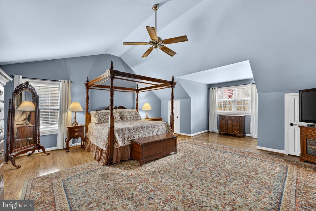 6165 MINT SPRINGS DR, WARRENTON, Virginia, 5 Bedrooms Bedrooms, ,4 BathroomsBathrooms,Residential,6165 MINT SPRINGS DR,VAFQ2021328 MLS # VAFQ2021328