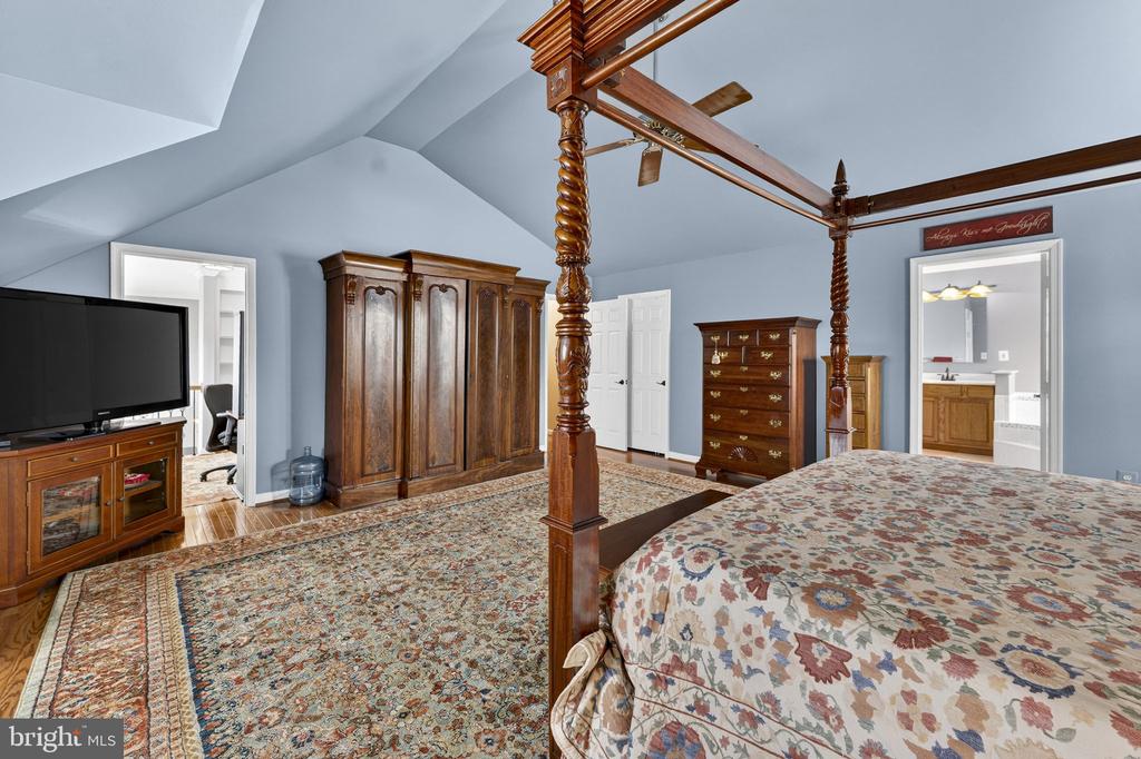 6165 MINT SPRINGS DR, WARRENTON, Virginia, 5 Bedrooms Bedrooms, ,4 BathroomsBathrooms,Residential,6165 MINT SPRINGS DR,VAFQ2021328 MLS # VAFQ2021328