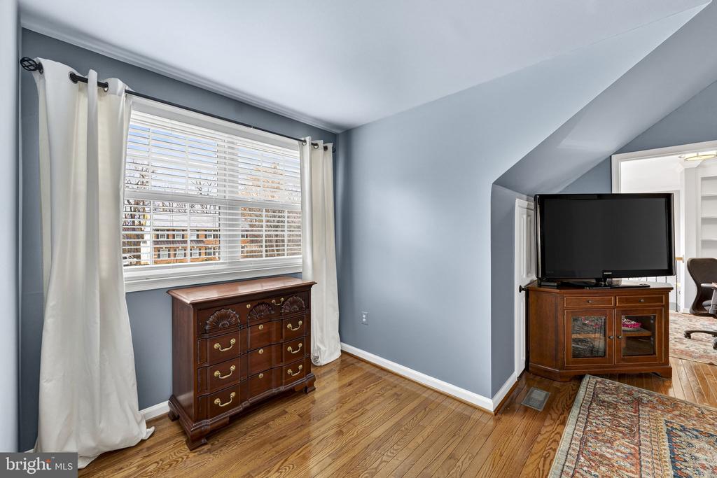 6165 MINT SPRINGS DR, WARRENTON, Virginia, 5 Bedrooms Bedrooms, ,4 BathroomsBathrooms,Residential,6165 MINT SPRINGS DR,VAFQ2021328 MLS # VAFQ2021328