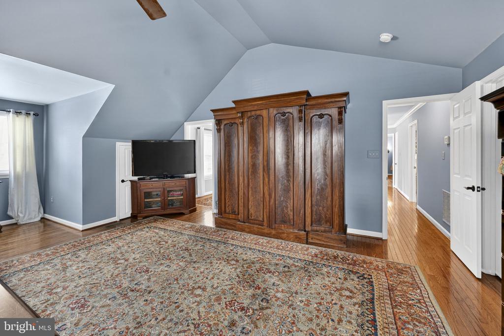 6165 MINT SPRINGS DR, WARRENTON, Virginia, 5 Bedrooms Bedrooms, ,4 BathroomsBathrooms,Residential,6165 MINT SPRINGS DR,VAFQ2021328 MLS # VAFQ2021328