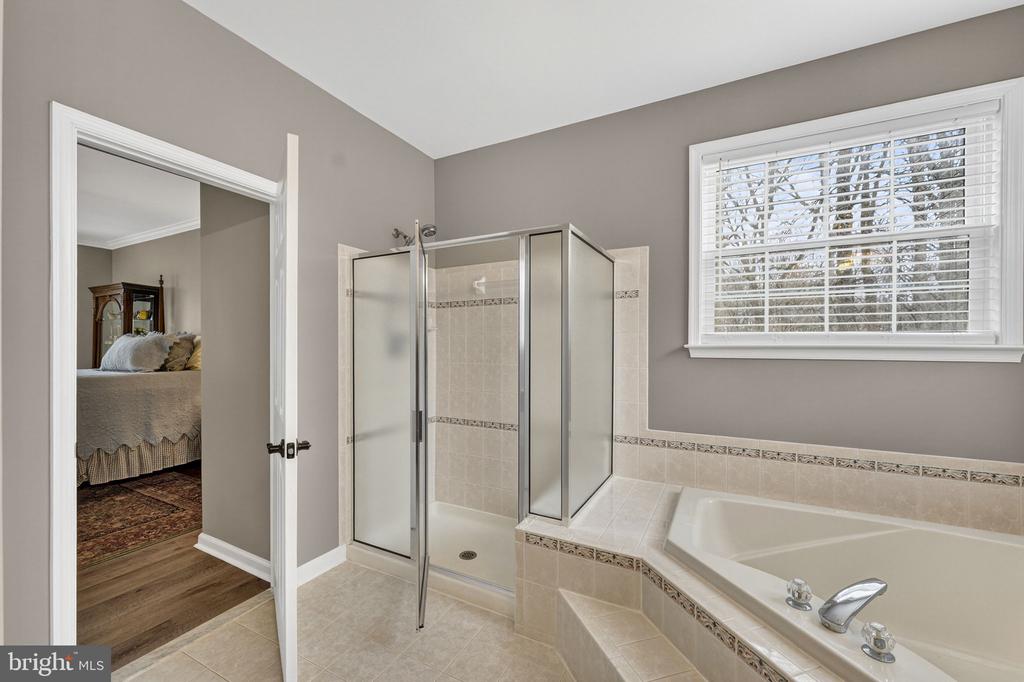 6165 MINT SPRINGS DR, WARRENTON, Virginia, 5 Bedrooms Bedrooms, ,4 BathroomsBathrooms,Residential,6165 MINT SPRINGS DR,VAFQ2021328 MLS # VAFQ2021328