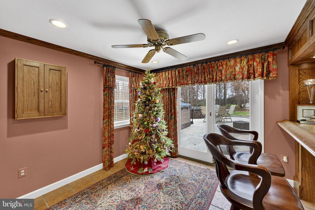 6165 MINT SPRINGS DR, WARRENTON, Virginia, 5 Bedrooms Bedrooms, ,4 BathroomsBathrooms,Residential,6165 MINT SPRINGS DR,VAFQ2021328 MLS # VAFQ2021328