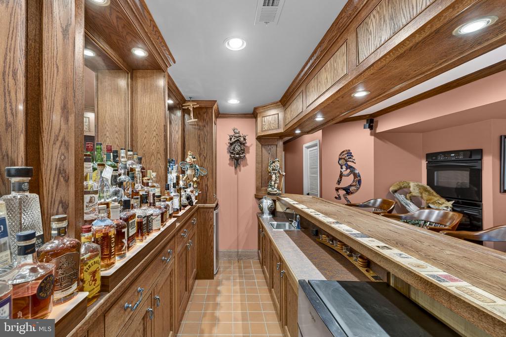 6165 MINT SPRINGS DR, WARRENTON, Virginia, 5 Bedrooms Bedrooms, ,4 BathroomsBathrooms,Residential,6165 MINT SPRINGS DR,VAFQ2021328 MLS # VAFQ2021328