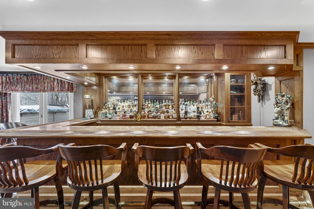 6165 MINT SPRINGS DR, WARRENTON, Virginia, 5 Bedrooms Bedrooms, ,4 BathroomsBathrooms,Residential,6165 MINT SPRINGS DR,VAFQ2021328 MLS # VAFQ2021328