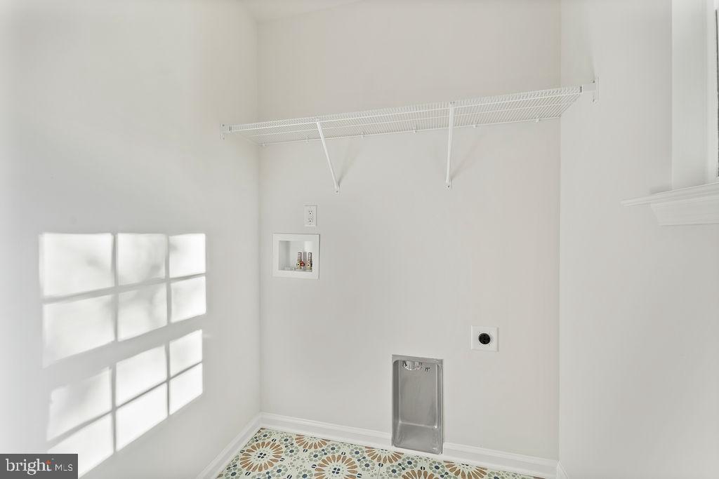 95 WOODLAND SHORES DR, LOUISA, Virginia 23093, 5 Bedrooms Bedrooms, ,3 BathroomsBathrooms,Residential,95 WOODLAND SHORES DR,VALA2009672 MLS # VALA2009672