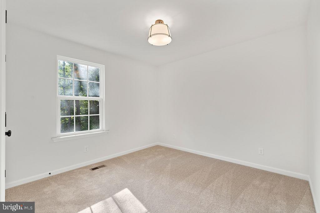 95 WOODLAND SHORES DR, LOUISA, Virginia 23093, 5 Bedrooms Bedrooms, ,3 BathroomsBathrooms,Residential,95 WOODLAND SHORES DR,VALA2009672 MLS # VALA2009672