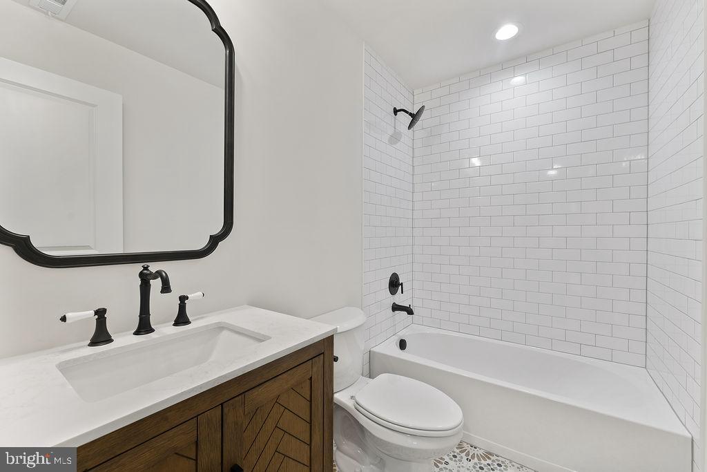 95 WOODLAND SHORES DR, LOUISA, Virginia 23093, 5 Bedrooms Bedrooms, ,3 BathroomsBathrooms,Residential,95 WOODLAND SHORES DR,VALA2009672 MLS # VALA2009672