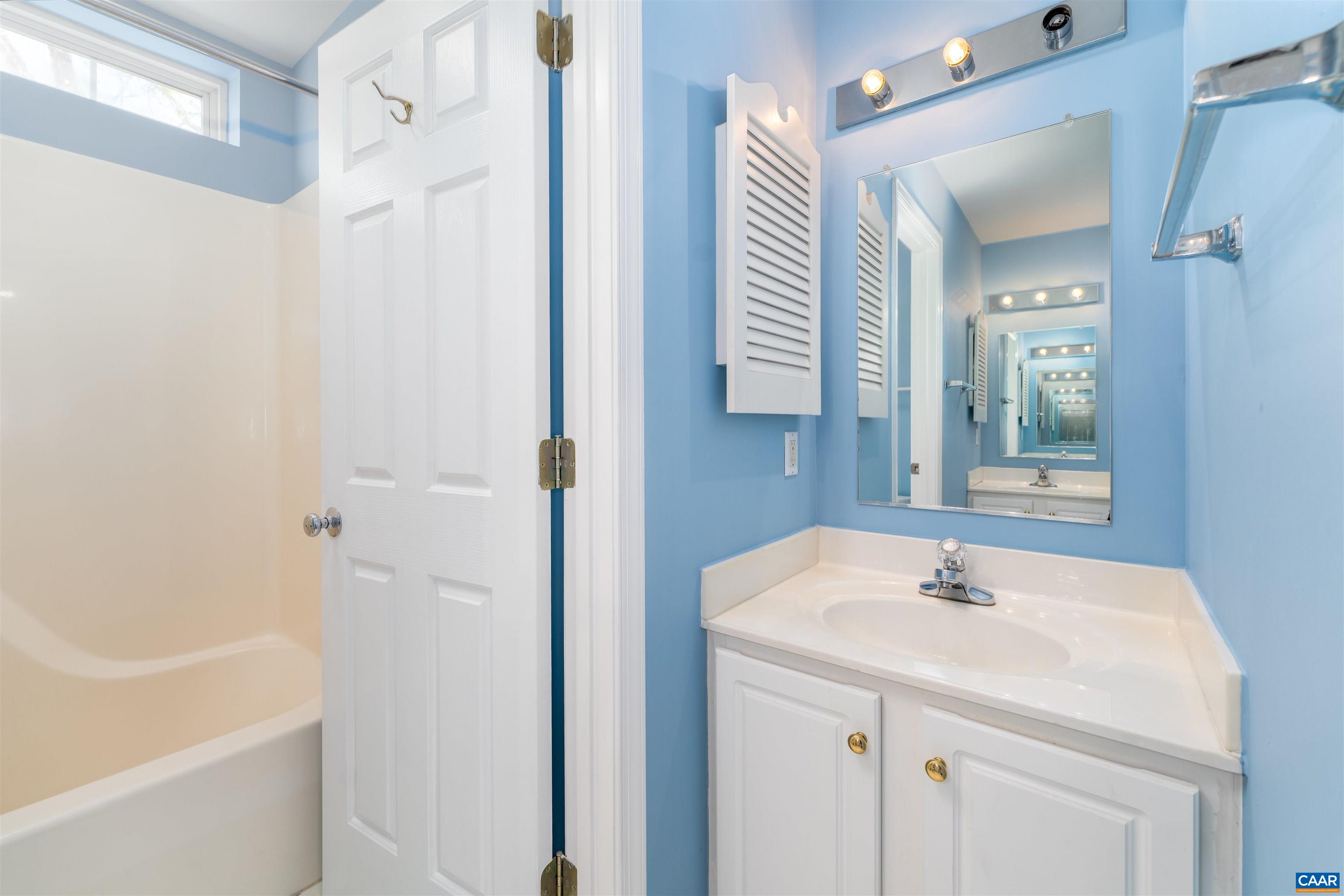 213 FOX HORN LN, CHARLOTTESVILLE, Virginia 22902, 4 Bedrooms Bedrooms, ,3 BathroomsBathrooms,Residential,213 FOX HORN LN,675796 MLS # 675796