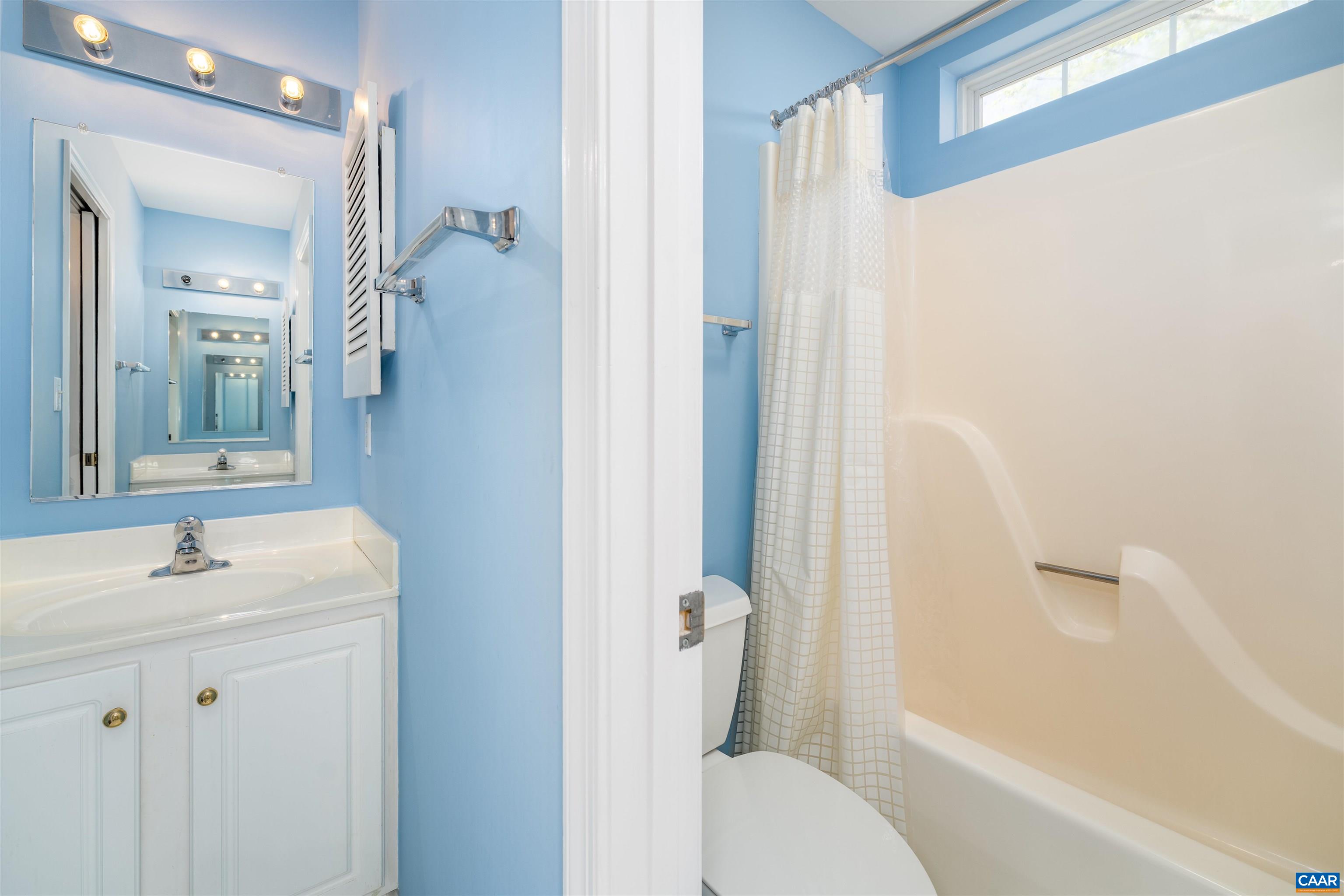 213 FOX HORN LN, CHARLOTTESVILLE, Virginia 22902, 4 Bedrooms Bedrooms, ,3 BathroomsBathrooms,Residential,213 FOX HORN LN,675796 MLS # 675796