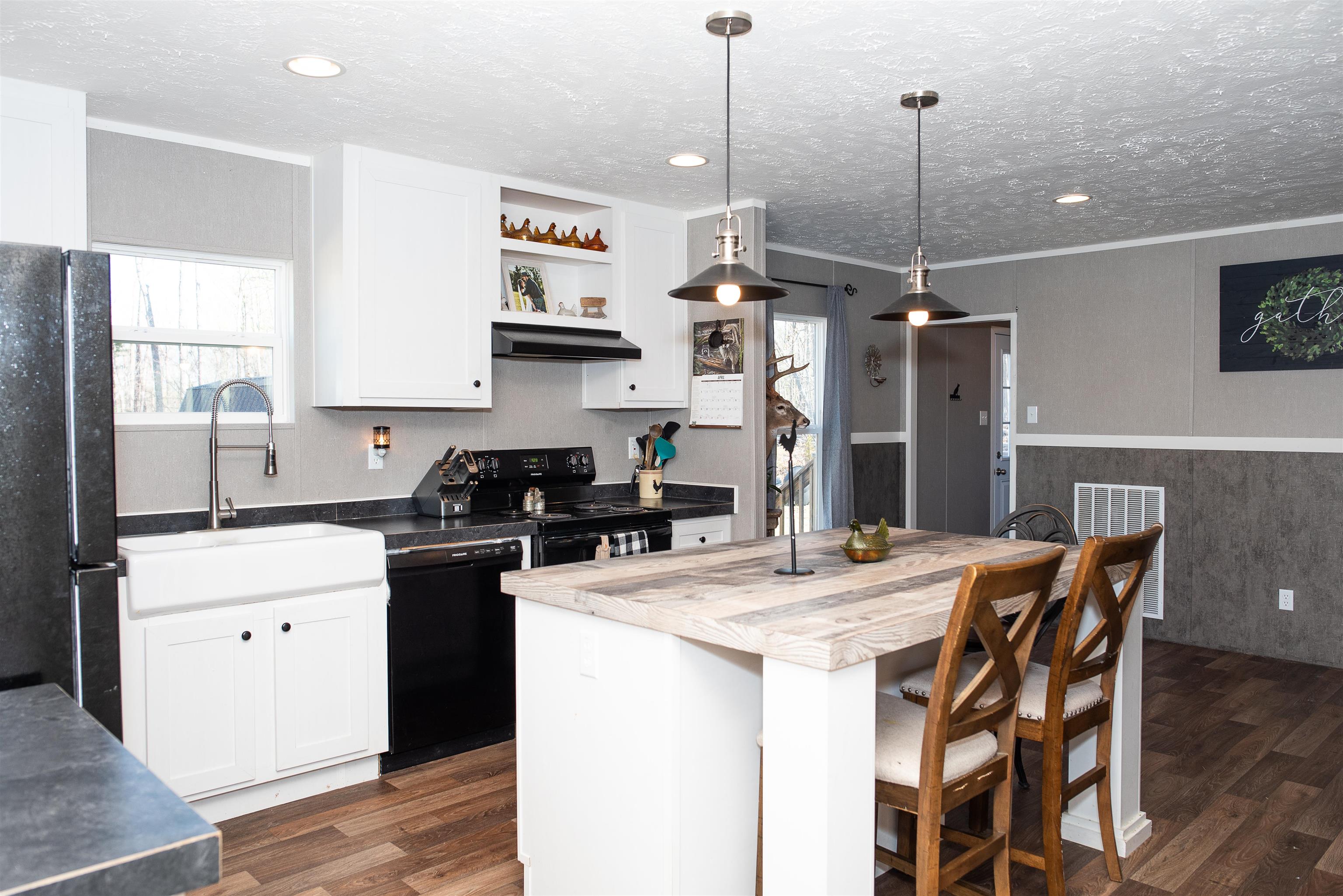 3907 MULE SKINNER LN, ELKTON, Virginia 22827, 3 Bedrooms Bedrooms, ,2 BathroomsBathrooms,Residential,3907 MULE SKINNER LN,675899 MLS # 675899