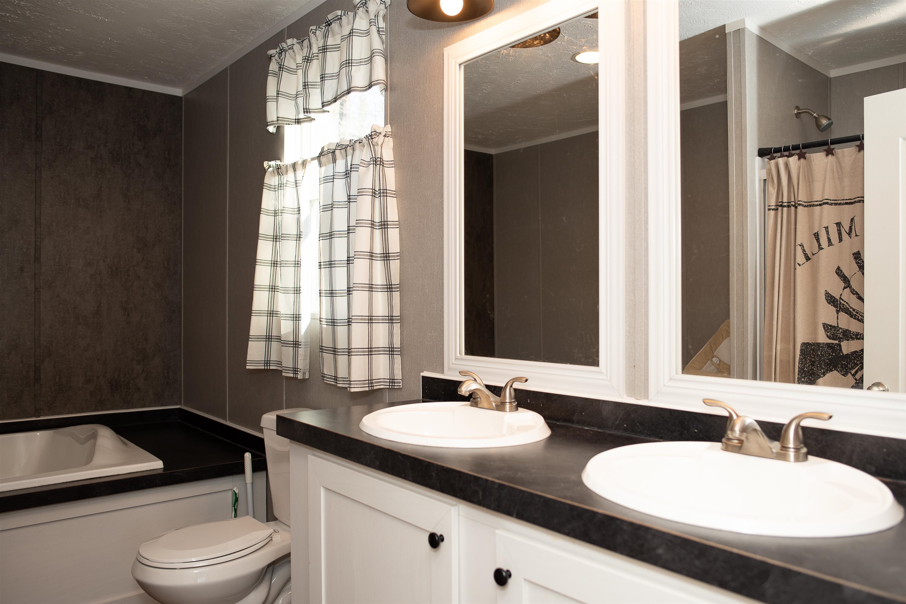 3907 MULE SKINNER LN, ELKTON, Virginia 22827, 3 Bedrooms Bedrooms, ,2 BathroomsBathrooms,Residential,3907 MULE SKINNER LN,675899 MLS # 675899