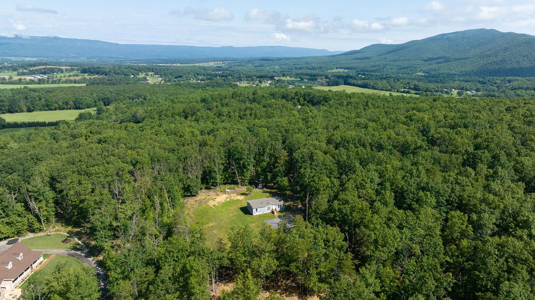 3907 MULE SKINNER LN, ELKTON, Virginia 22827, 3 Bedrooms Bedrooms, ,2 BathroomsBathrooms,Residential,3907 MULE SKINNER LN,675899 MLS # 675899