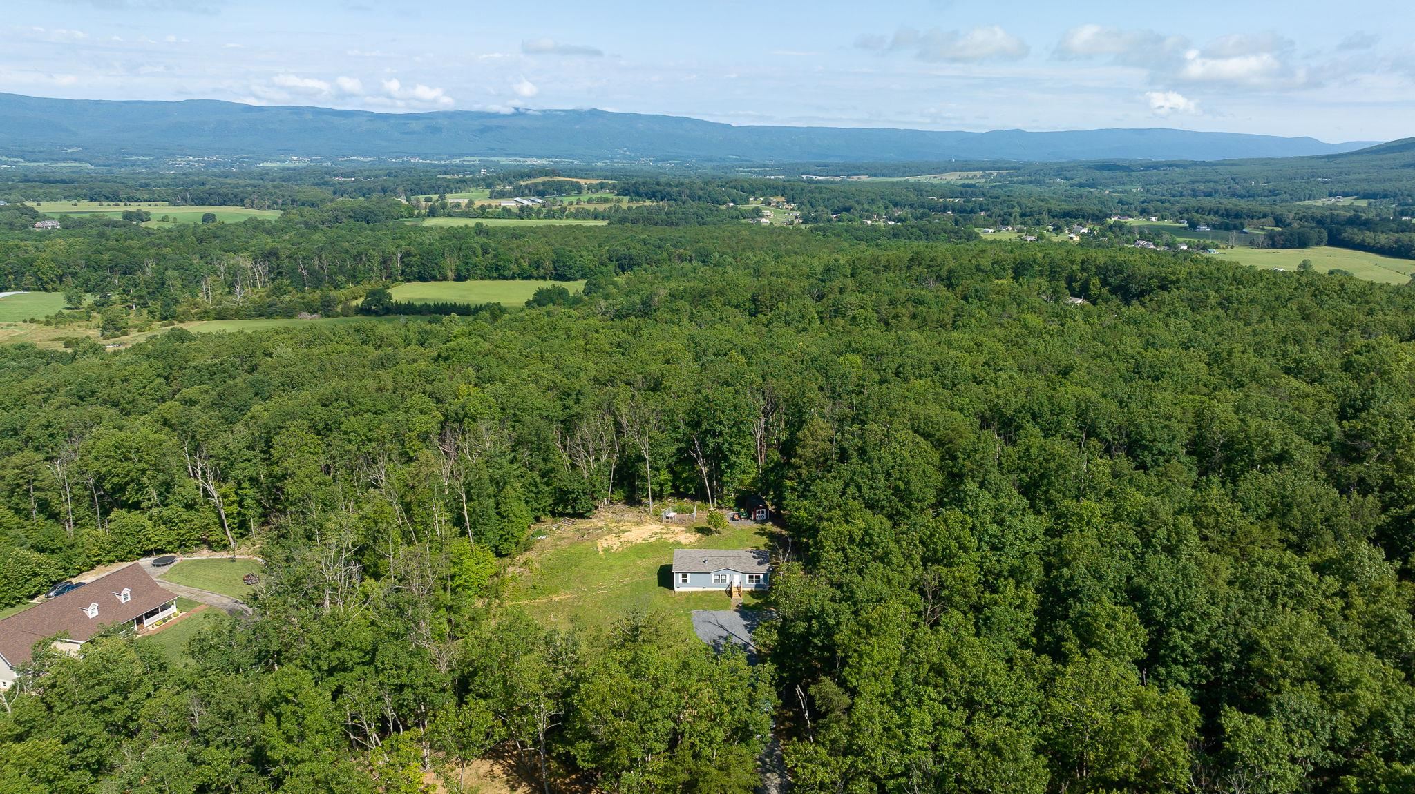 3907 MULE SKINNER LN, ELKTON, Virginia 22827, 3 Bedrooms Bedrooms, ,2 BathroomsBathrooms,Residential,3907 MULE SKINNER LN,675899 MLS # 675899