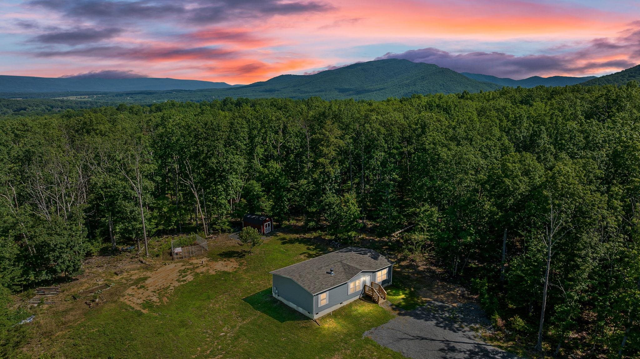 3907 MULE SKINNER LN, ELKTON, Virginia 22827, 3 Bedrooms Bedrooms, ,2 BathroomsBathrooms,Residential,3907 MULE SKINNER LN,675899 MLS # 675899