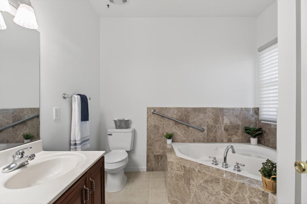 320 JOYCE DR, BRIDGEWATER, Virginia 22812, 3 Bedrooms Bedrooms, ,2 BathroomsBathrooms,Residential,Raish Estate,320 JOYCE DR,675902 MLS # 675902