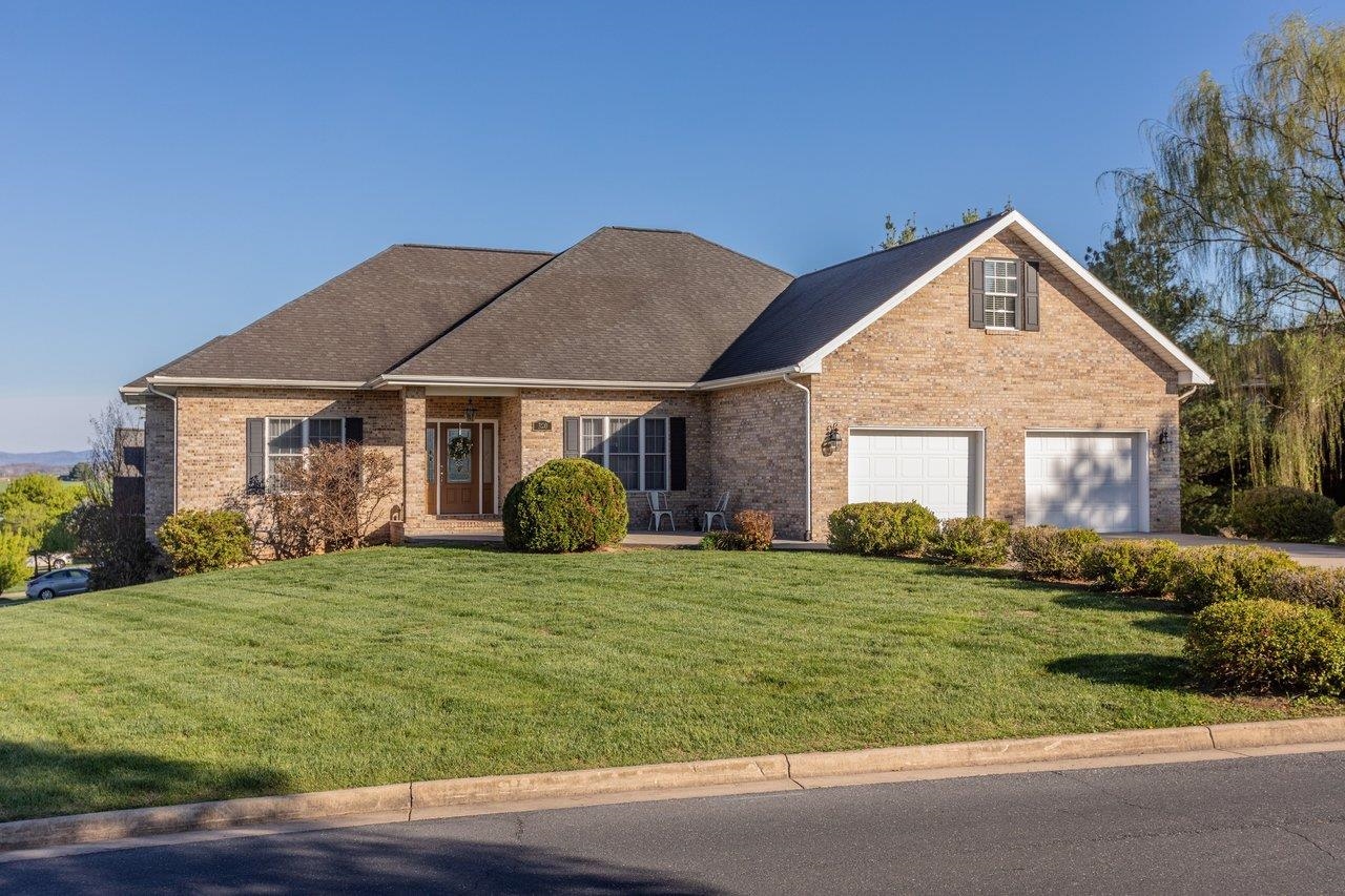 320 JOYCE DR, BRIDGEWATER, Virginia 22812, 3 Bedrooms Bedrooms, ,2 BathroomsBathrooms,Residential,Raish Estate,320 JOYCE DR,675902 MLS # 675902