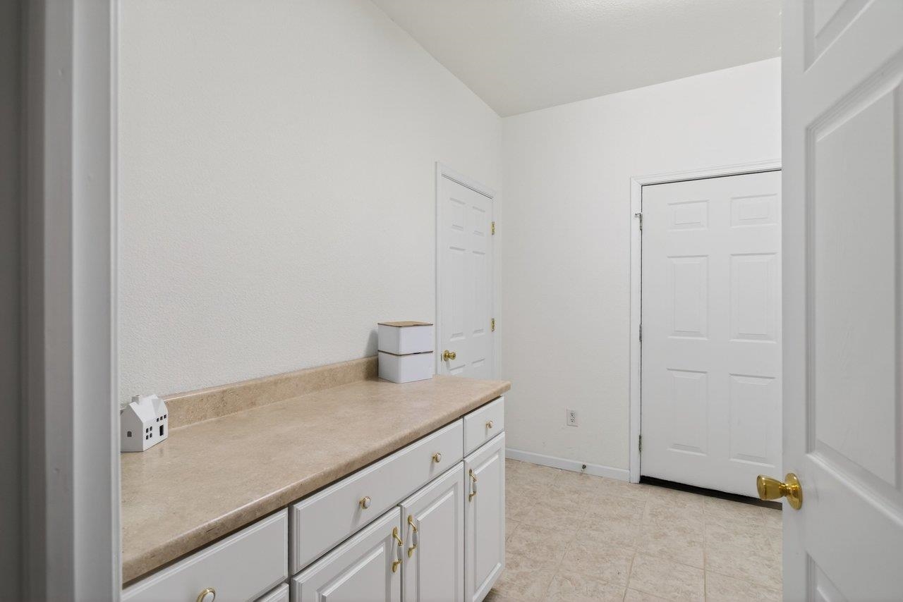 320 JOYCE DR, BRIDGEWATER, Virginia 22812, 3 Bedrooms Bedrooms, ,2 BathroomsBathrooms,Residential,Raish Estate,320 JOYCE DR,675902 MLS # 675902