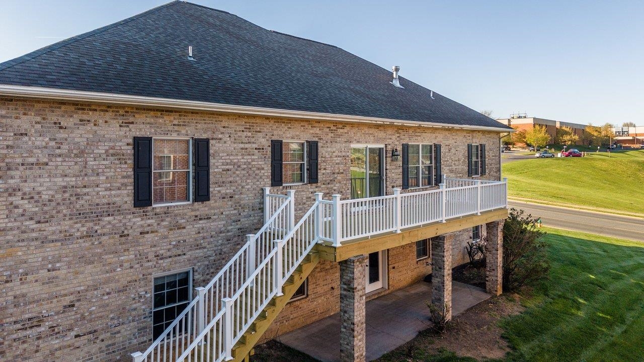 320 JOYCE DR, BRIDGEWATER, Virginia 22812, 3 Bedrooms Bedrooms, ,2 BathroomsBathrooms,Residential,Raish Estate,320 JOYCE DR,675902 MLS # 675902