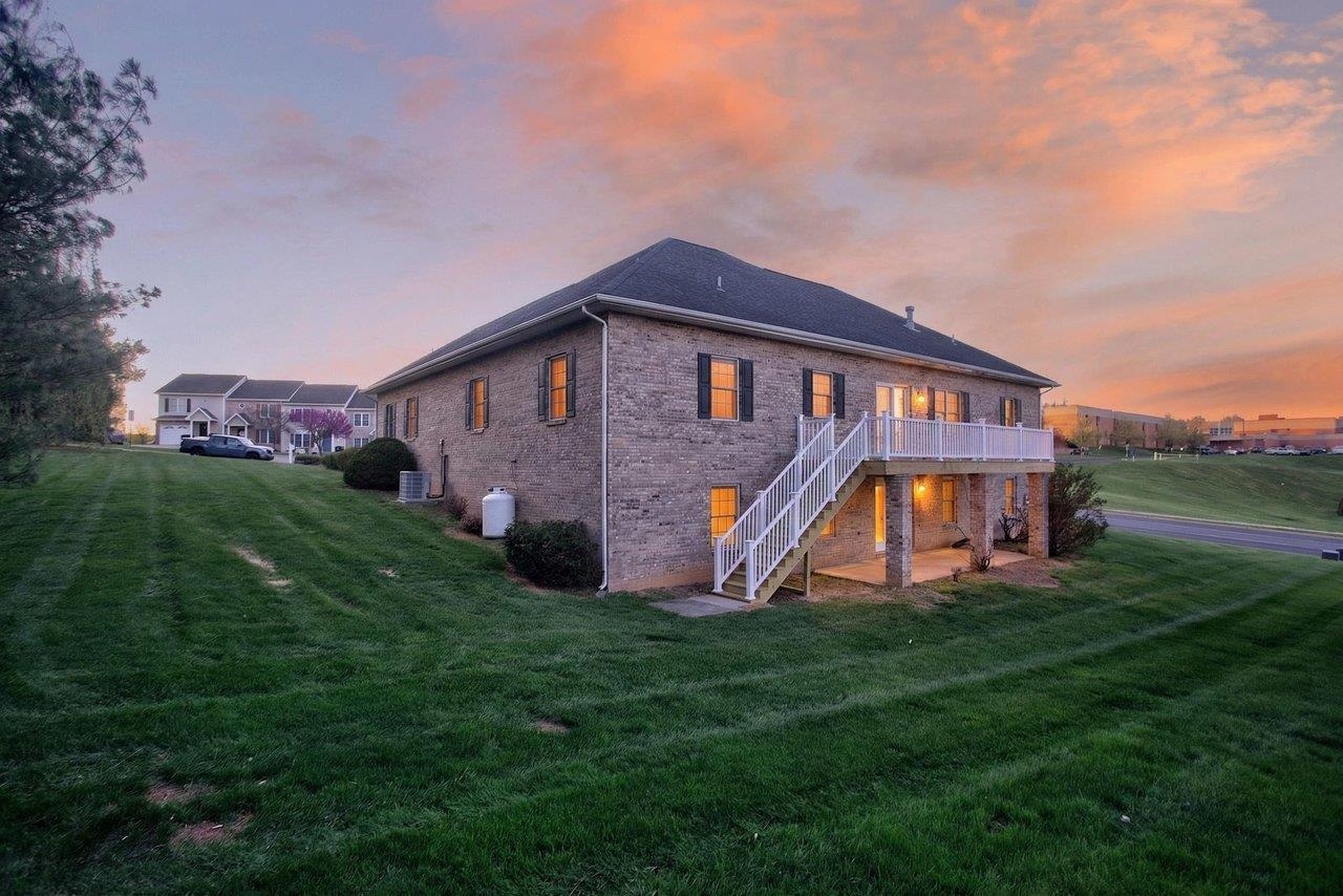 320 JOYCE DR, BRIDGEWATER, Virginia 22812, 3 Bedrooms Bedrooms, ,2 BathroomsBathrooms,Residential,Raish Estate,320 JOYCE DR,675902 MLS # 675902