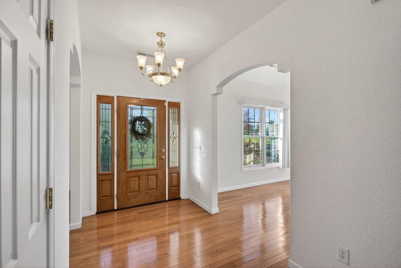 320 JOYCE DR, BRIDGEWATER, Virginia 22812, 3 Bedrooms Bedrooms, ,2 BathroomsBathrooms,Residential,Raish Estate,320 JOYCE DR,675902 MLS # 675902