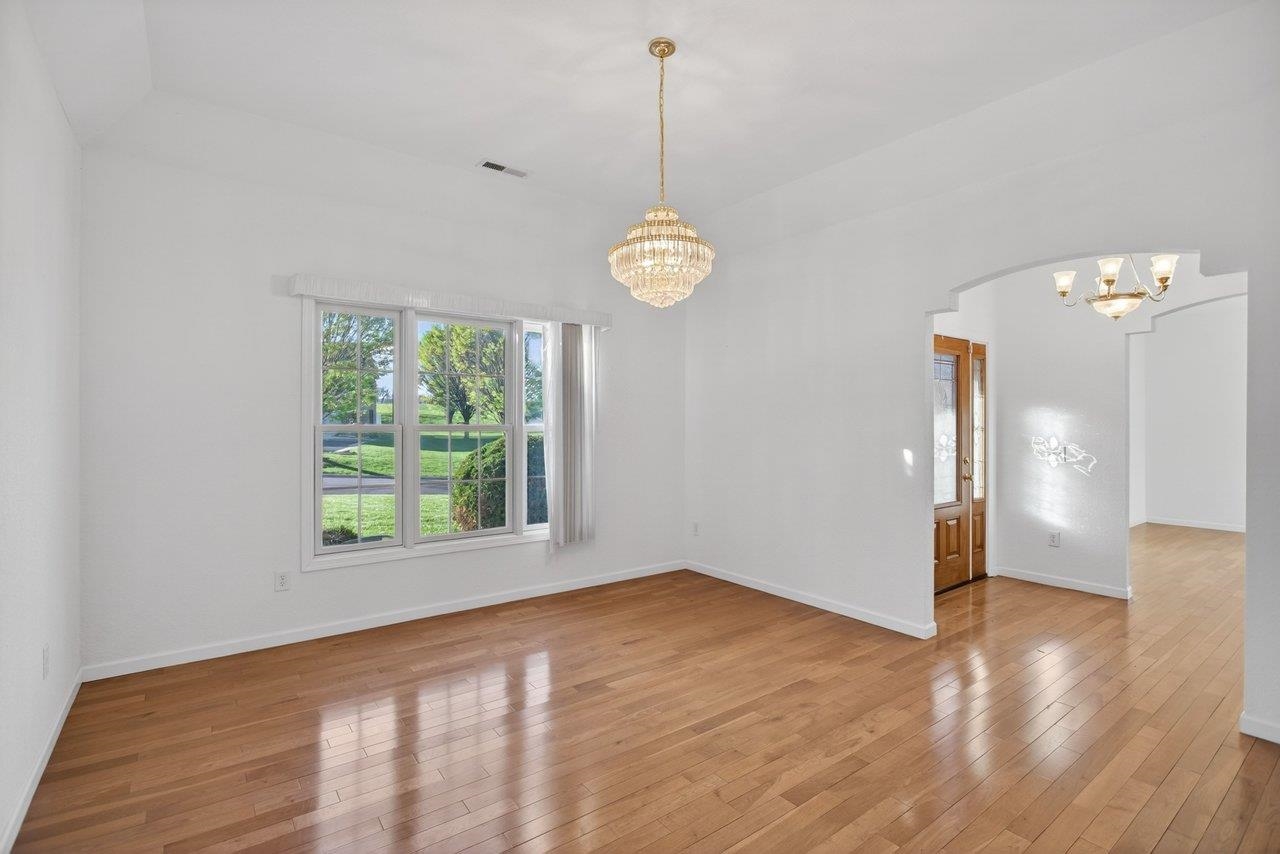 320 JOYCE DR, BRIDGEWATER, Virginia 22812, 3 Bedrooms Bedrooms, ,2 BathroomsBathrooms,Residential,Raish Estate,320 JOYCE DR,675902 MLS # 675902