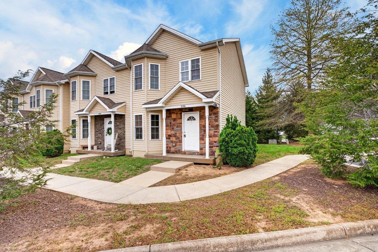 206 WILLOW OAKS DR, ELKTON, Virginia 22827, 3 Bedrooms Bedrooms, ,1 BathroomBathrooms,Residential,206 WILLOW OAKS DR,675905 MLS # 675905