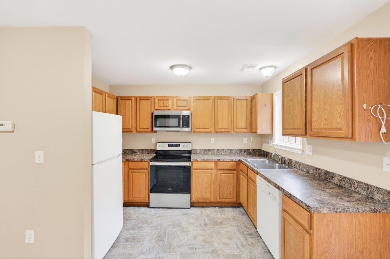 206 WILLOW OAKS DR, ELKTON, Virginia 22827, 3 Bedrooms Bedrooms, ,1 BathroomBathrooms,Residential,206 WILLOW OAKS DR,675905 MLS # 675905