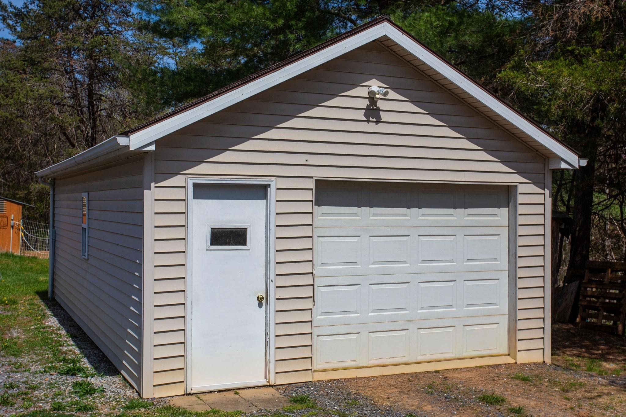 131 RURAL DR, MOUNT SOLON, Virginia 22843, 4 Bedrooms Bedrooms, ,3 BathroomsBathrooms,Residential,131 RURAL DR,675906 MLS # 675906