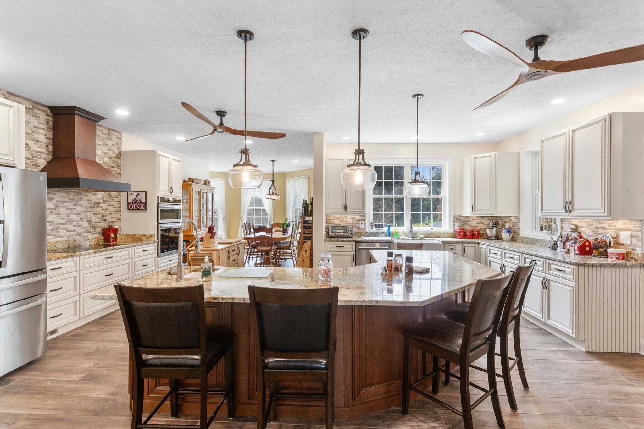 leads to dining room.