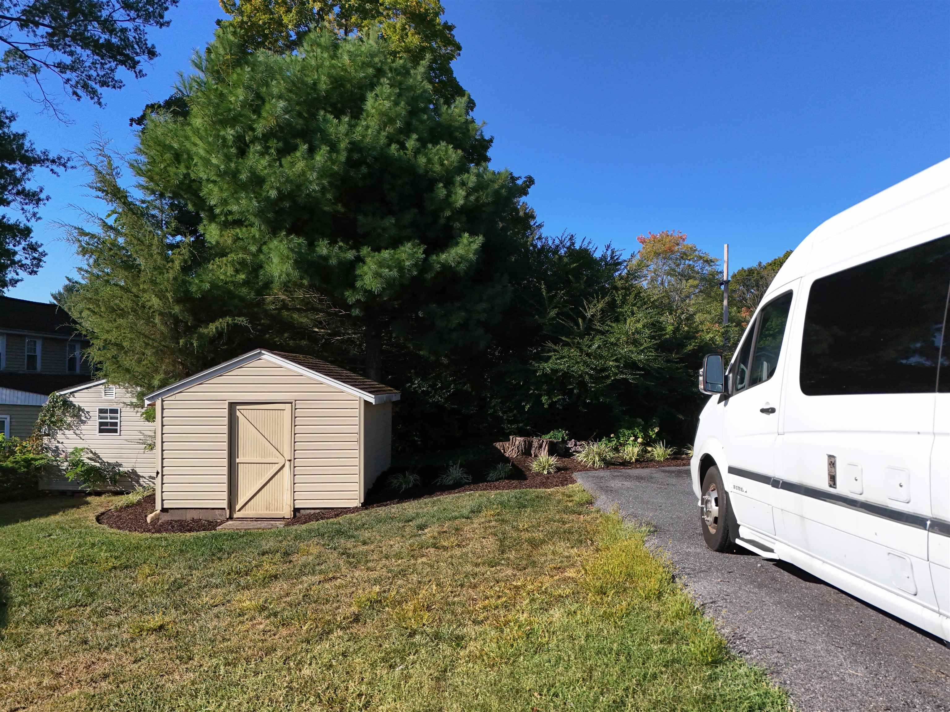 829 JEFFERSON AVE, WAYNESBORO, Virginia 22980, 3 Bedrooms Bedrooms, ,1 BathroomBathrooms,Residential,829 JEFFERSON AVE,675907 MLS # 675907