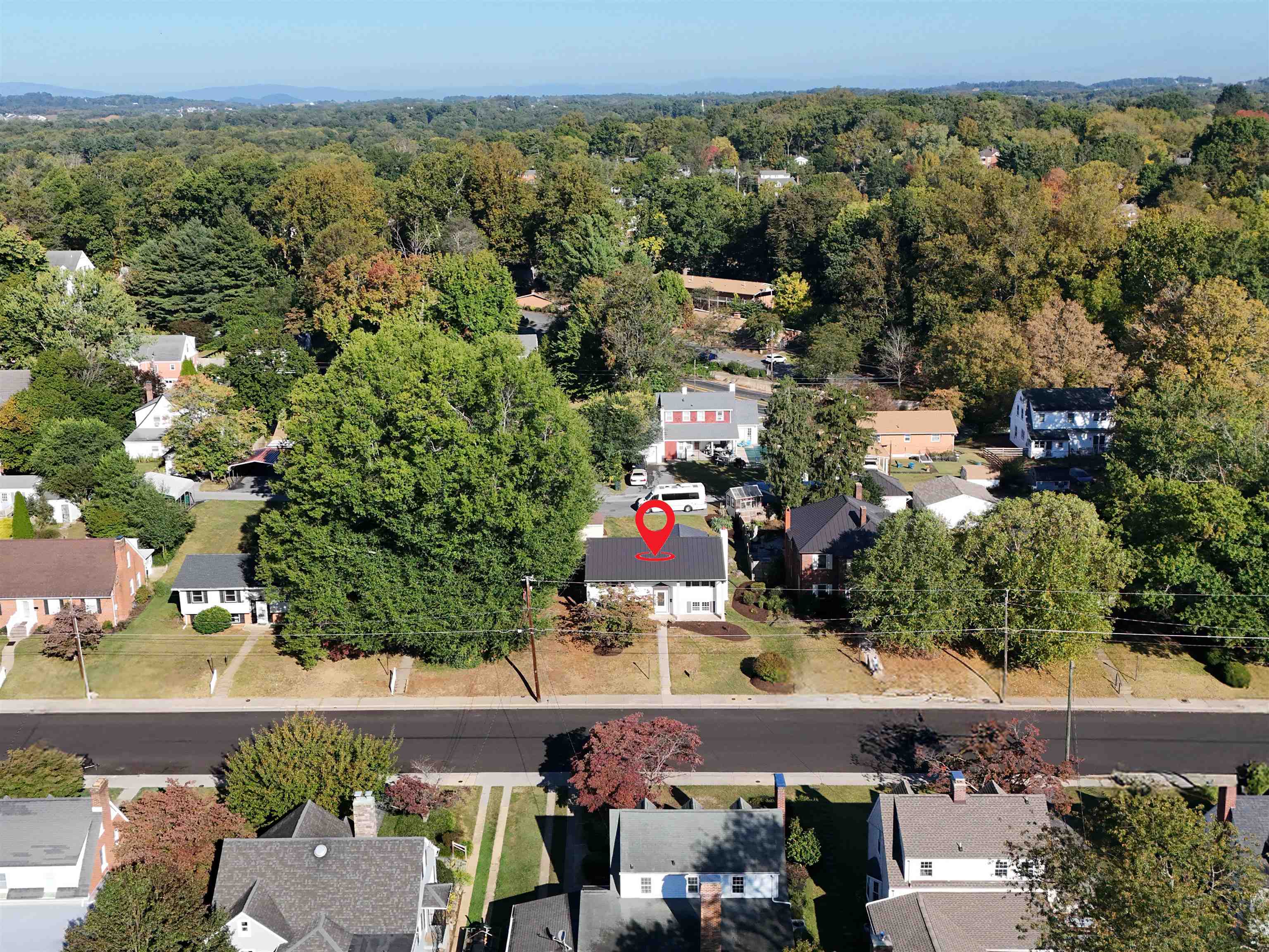 829 JEFFERSON AVE, WAYNESBORO, Virginia 22980, 3 Bedrooms Bedrooms, ,1 BathroomBathrooms,Residential,829 JEFFERSON AVE,675907 MLS # 675907