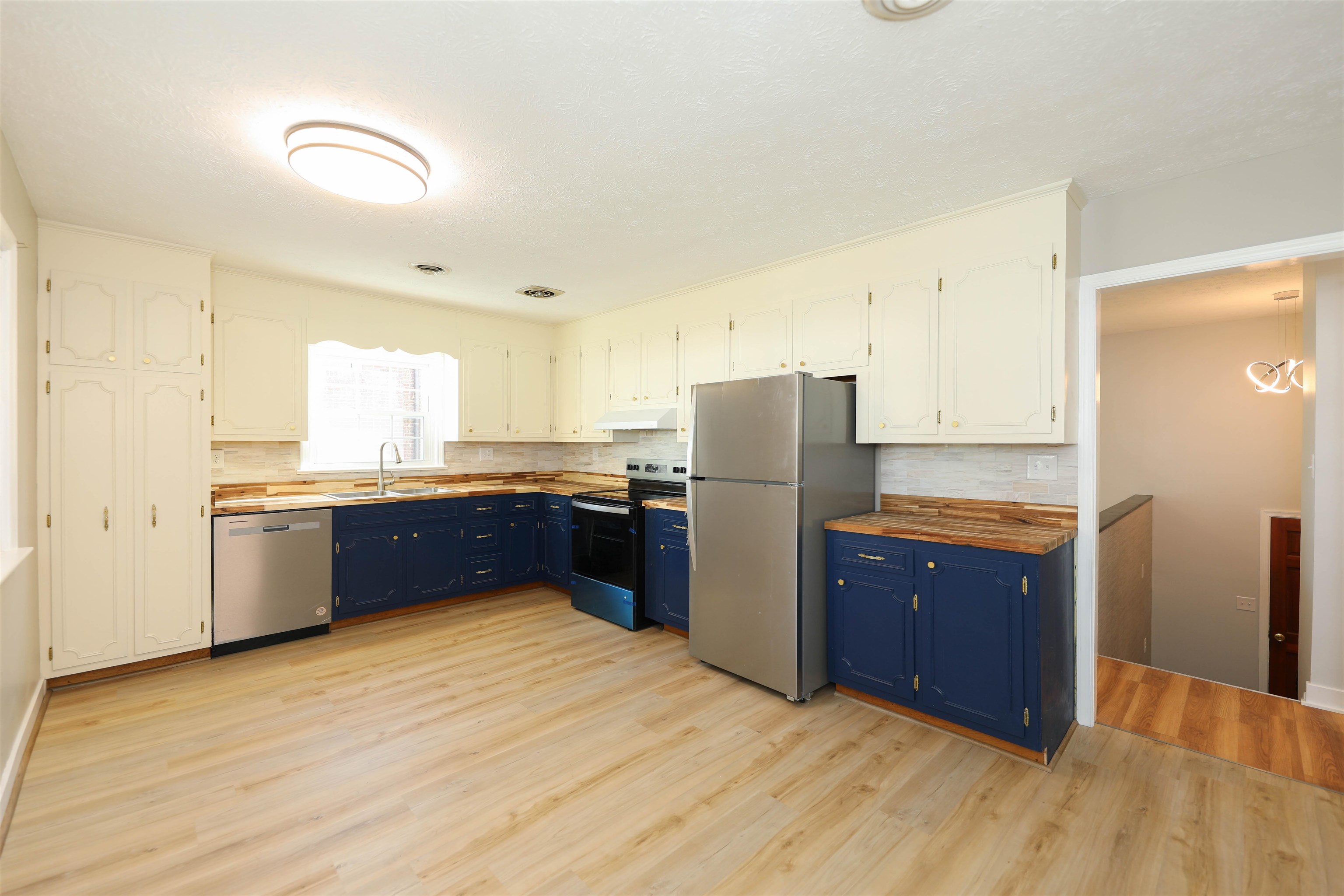 829 JEFFERSON AVE, WAYNESBORO, Virginia 22980, 3 Bedrooms Bedrooms, ,1 BathroomBathrooms,Residential,829 JEFFERSON AVE,675907 MLS # 675907