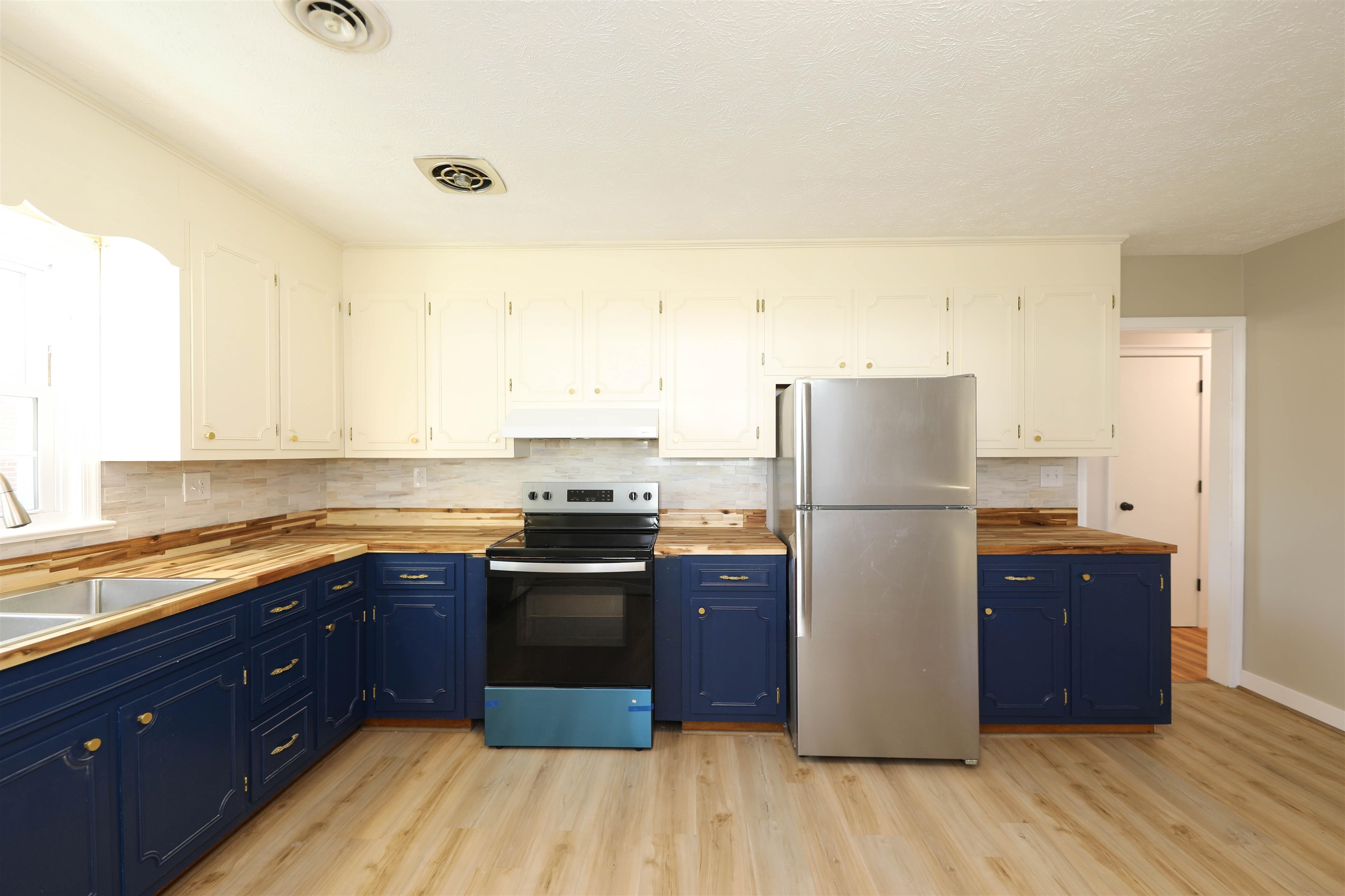 829 JEFFERSON AVE, WAYNESBORO, Virginia 22980, 3 Bedrooms Bedrooms, ,1 BathroomBathrooms,Residential,829 JEFFERSON AVE,675907 MLS # 675907