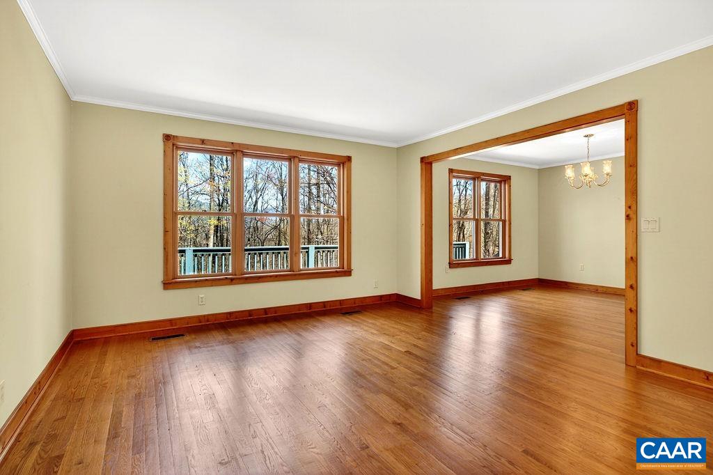 472 HORSESHOE MOUNTAIN RD, ROSELAND, Virginia 22967, 4 Bedrooms Bedrooms, ,4 BathroomsBathrooms,Residential,472 HORSESHOE MOUNTAIN RD,675913 MLS # 675913