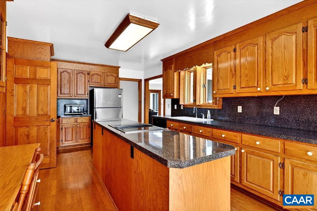 472 HORSESHOE MOUNTAIN RD, ROSELAND, Virginia 22967, 4 Bedrooms Bedrooms, ,4 BathroomsBathrooms,Residential,472 HORSESHOE MOUNTAIN RD,675913 MLS # 675913