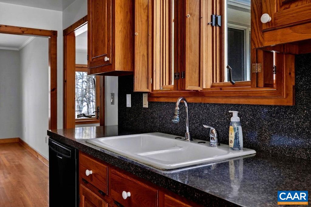 472 HORSESHOE MOUNTAIN RD, ROSELAND, Virginia 22967, 4 Bedrooms Bedrooms, ,4 BathroomsBathrooms,Residential,472 HORSESHOE MOUNTAIN RD,675913 MLS # 675913