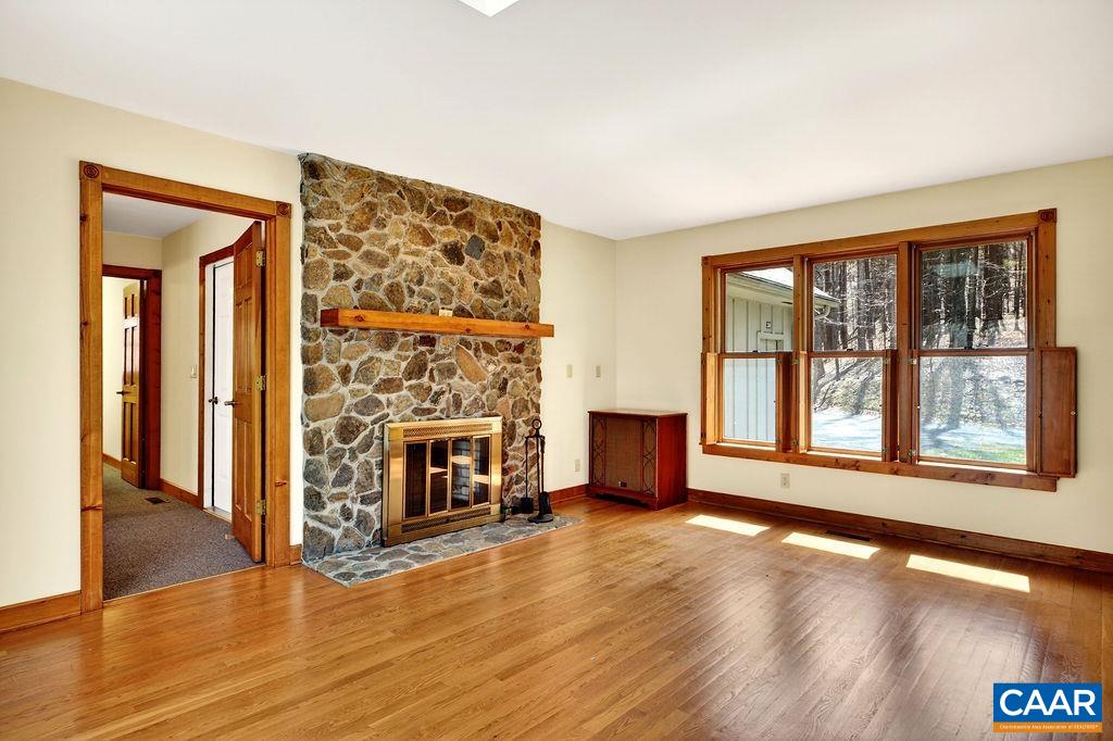 472 HORSESHOE MOUNTAIN RD, ROSELAND, Virginia 22967, 4 Bedrooms Bedrooms, ,4 BathroomsBathrooms,Residential,472 HORSESHOE MOUNTAIN RD,675913 MLS # 675913