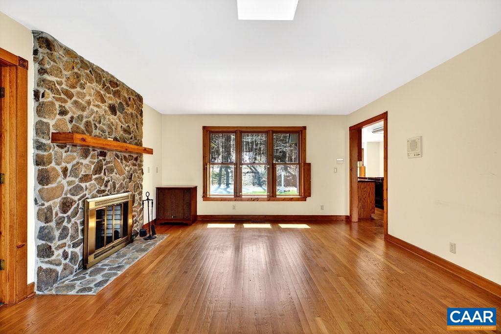 472 HORSESHOE MOUNTAIN RD, ROSELAND, Virginia 22967, 4 Bedrooms Bedrooms, ,4 BathroomsBathrooms,Residential,472 HORSESHOE MOUNTAIN RD,675913 MLS # 675913