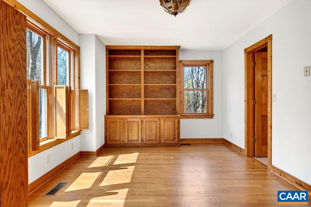 472 HORSESHOE MOUNTAIN RD, ROSELAND, Virginia 22967, 4 Bedrooms Bedrooms, ,4 BathroomsBathrooms,Residential,472 HORSESHOE MOUNTAIN RD,675913 MLS # 675913