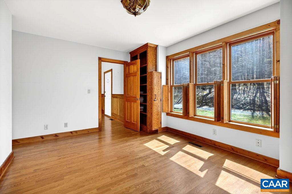 472 HORSESHOE MOUNTAIN RD, ROSELAND, Virginia 22967, 4 Bedrooms Bedrooms, ,4 BathroomsBathrooms,Residential,472 HORSESHOE MOUNTAIN RD,675913 MLS # 675913