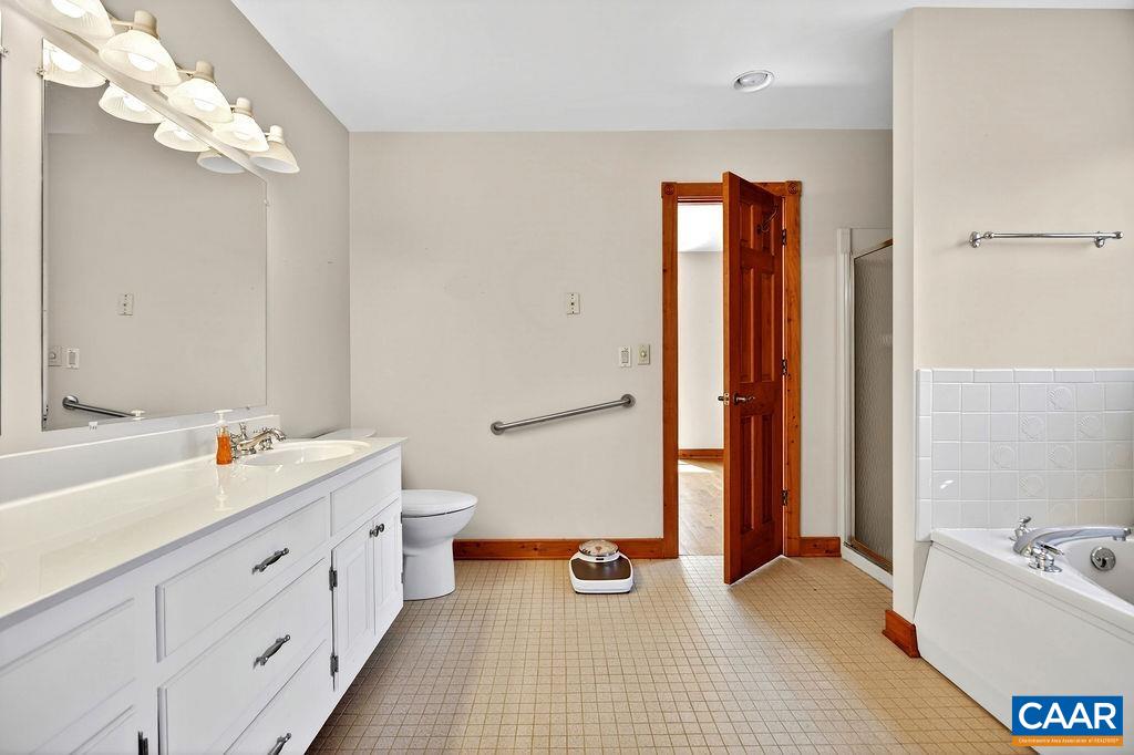 472 HORSESHOE MOUNTAIN RD, ROSELAND, Virginia 22967, 4 Bedrooms Bedrooms, ,4 BathroomsBathrooms,Residential,472 HORSESHOE MOUNTAIN RD,675913 MLS # 675913