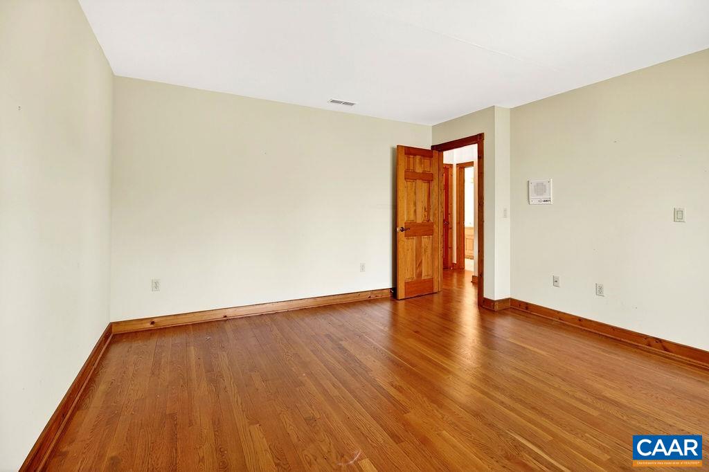 472 HORSESHOE MOUNTAIN RD, ROSELAND, Virginia 22967, 4 Bedrooms Bedrooms, ,4 BathroomsBathrooms,Residential,472 HORSESHOE MOUNTAIN RD,675913 MLS # 675913