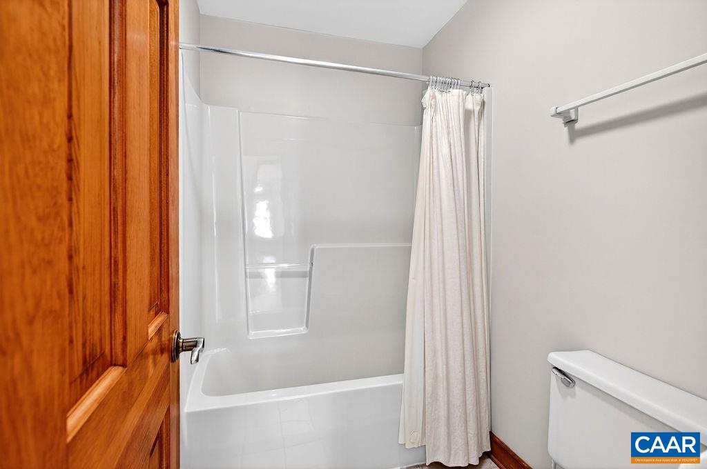 472 HORSESHOE MOUNTAIN RD, ROSELAND, Virginia 22967, 4 Bedrooms Bedrooms, ,4 BathroomsBathrooms,Residential,472 HORSESHOE MOUNTAIN RD,675913 MLS # 675913